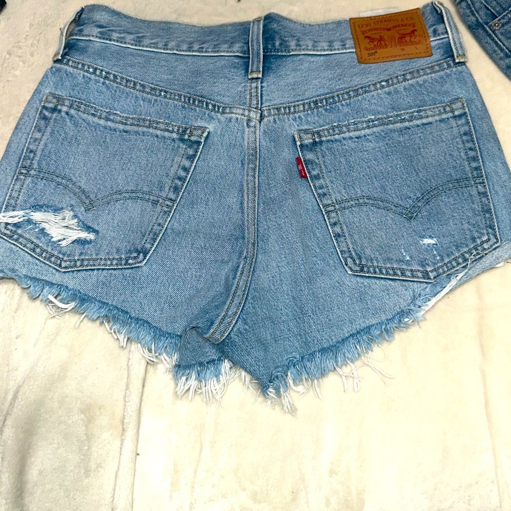 Wedgie fit Levi’s shorts